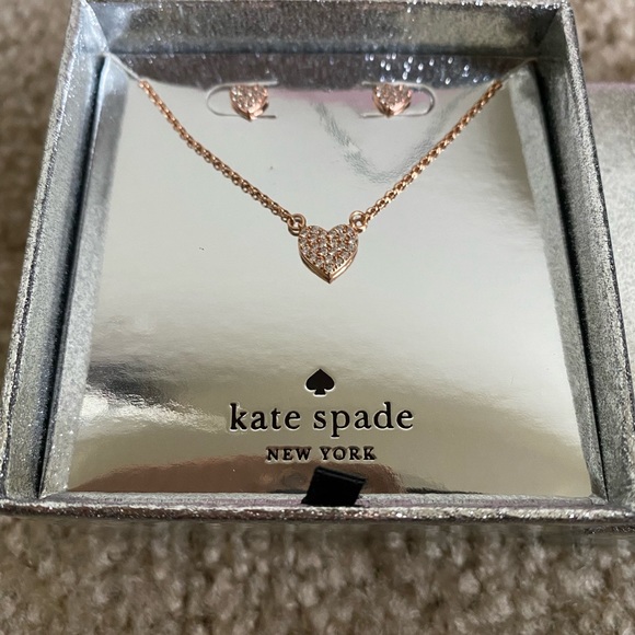 NWT Kate Spade Yours Truly Jewelry Gift Set Earrings Necklace Set - Picture 1 of 2